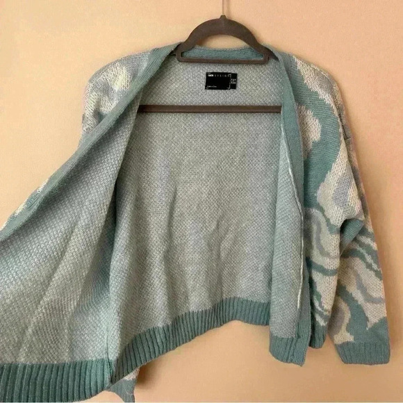 NWOT ASOS Design Swirl Pattern Button Front Cropped Blue Cardigan Size 10 Medium - Picture 7 of 8